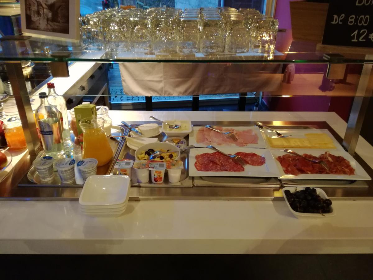 Hotel La Caleche Дюрби Екстериор снимка
